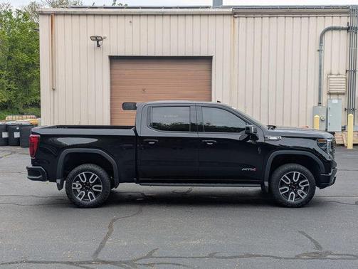 Onyx Black 2024 GMC Sierra 1500 AT4