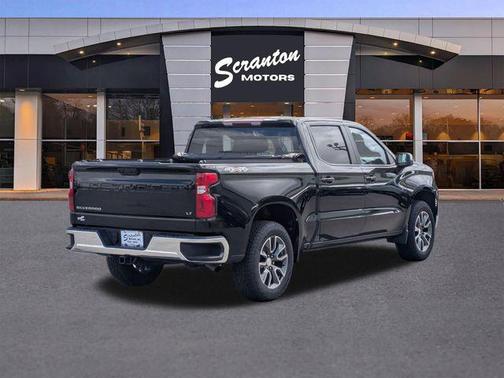 Black 2022 Chevrolet Silverado 1500 LT