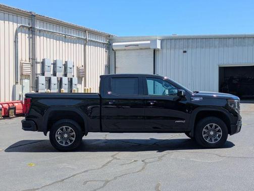 Onyx Black 2024 GMC Sierra 1500 AT4