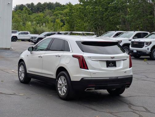 Crystal White 2022 Cadillac XT5 Luxury