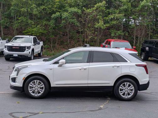 Crystal White 2022 Cadillac XT5 Luxury