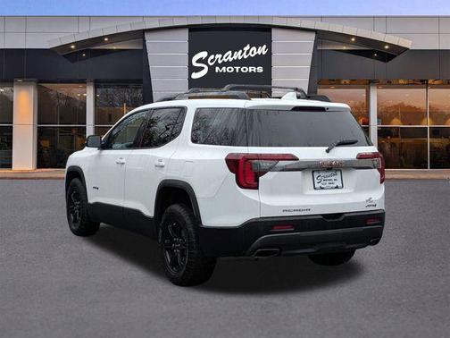 2023 GMC Acadia AWD AT4