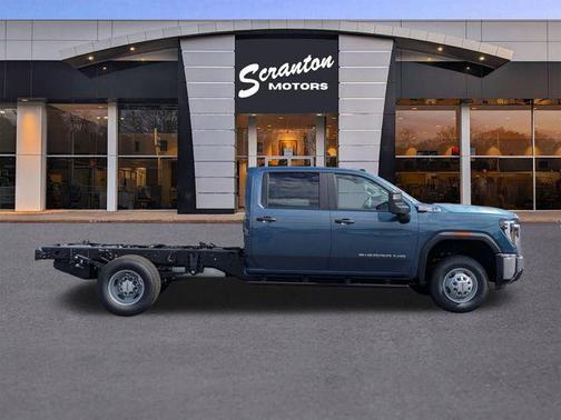 2025 GMC Sierra 3500 Base