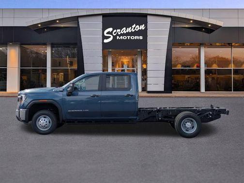 2025 GMC Sierra 3500 Base