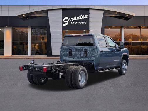 2025 GMC Sierra 3500 Base