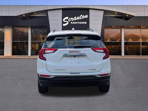 Summit White 2024 GMC Terrain AWD AT4