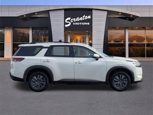 2024 Nissan Pathfinder SV 4WD