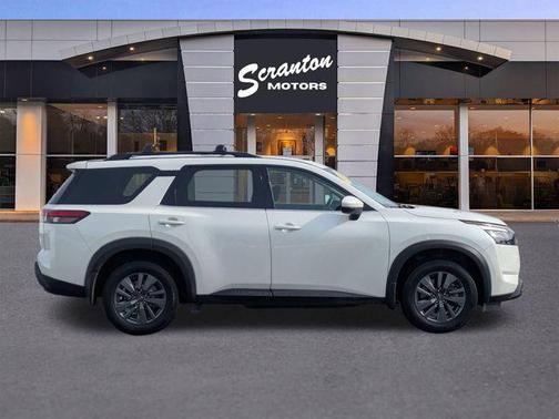 2024 Nissan Pathfinder SV 4WD