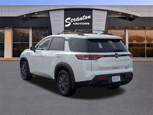 2024 Nissan Pathfinder SV 4WD