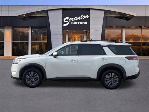 2024 Nissan Pathfinder SV 4WD