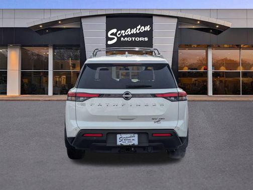 2024 Nissan Pathfinder SV 4WD