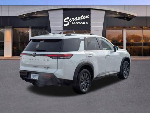 2024 Nissan Pathfinder SV 4WD