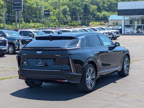 Stellar Black Metallic 2024 Cadillac LYRIQ Luxury