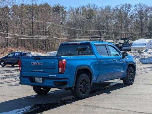 2022 GMC Sierra 1500 Elevation
