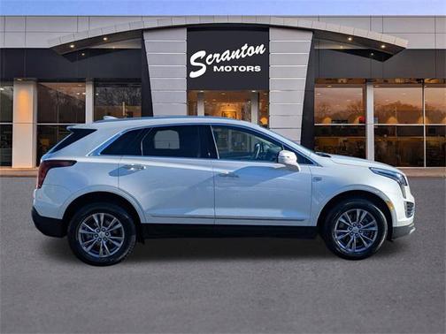 2022 Cadillac XT5 Premium Luxury