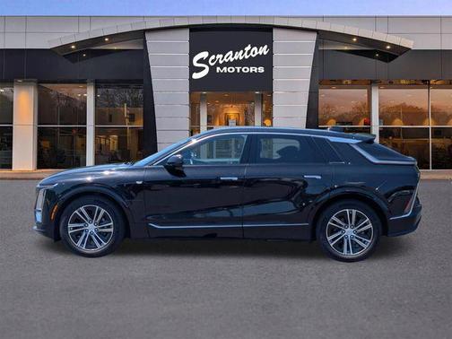 Stellar Black Metallic 2024 Cadillac LYRIQ Luxury