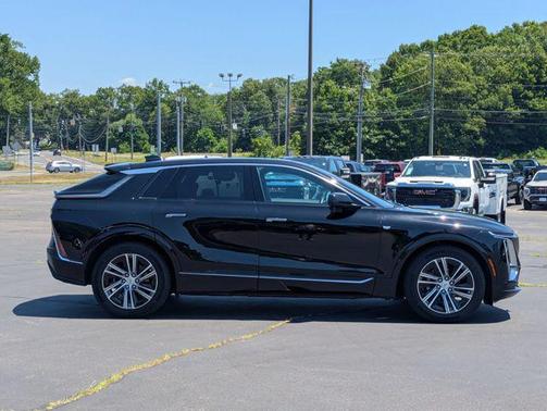 Stellar Black Metallic 2024 Cadillac LYRIQ Luxury