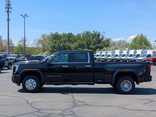 Onyx Black 2026 GMC Sierra 3500 Denali