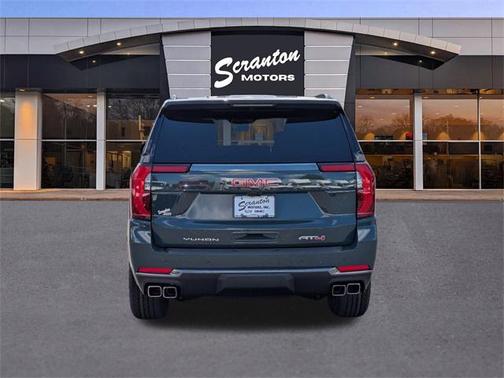 2025 GMC Yukon 4WD AT4