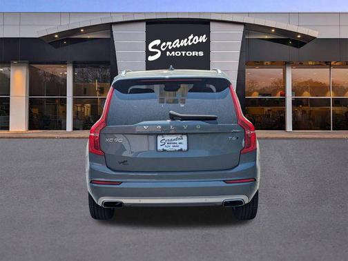 Thunder Grey Metallic 2021 Volvo XC90 T6 Momentum