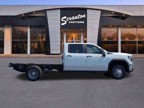 Summit White 2026 GMC Sierra 3500 Base