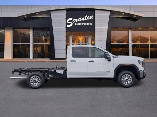 Summit White 2026 GMC Sierra 2500 Pro