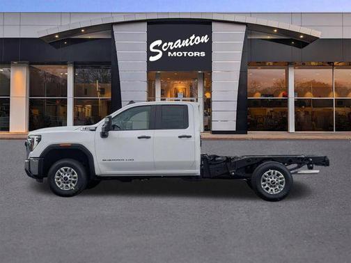 Summit White 2026 GMC Sierra 2500 Pro