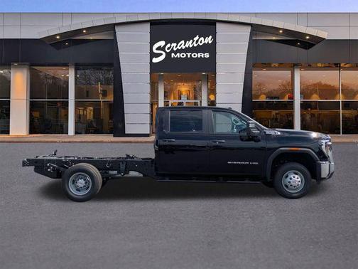 2025 GMC Sierra 3500 Base