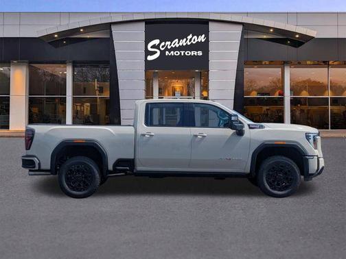 Dune 2026 GMC Sierra 3500 AT4