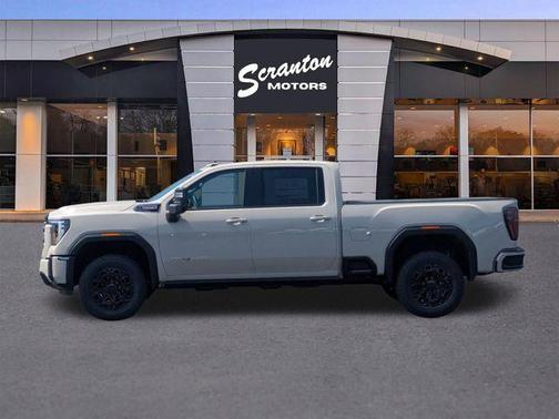 Dune 2026 GMC Sierra 3500 AT4