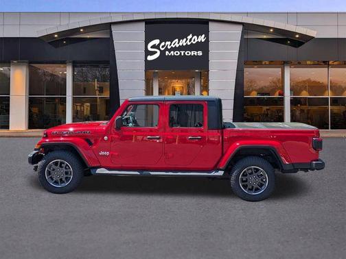 Firecracker Red Clearcoat 2020 Jeep Gladiator Overland