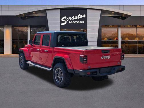 Firecracker Red Clearcoat 2020 Jeep Gladiator Overland