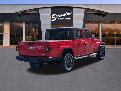 Firecracker Red Clearcoat 2020 Jeep Gladiator Overland