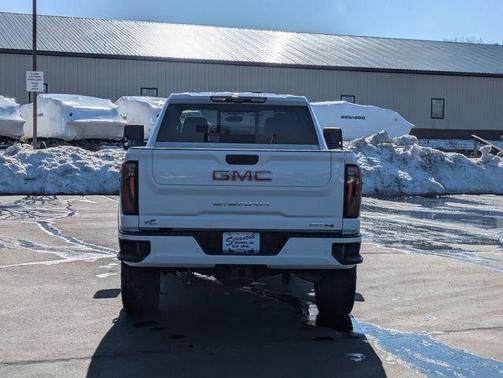 2024 GMC Sierra 2500 AT4