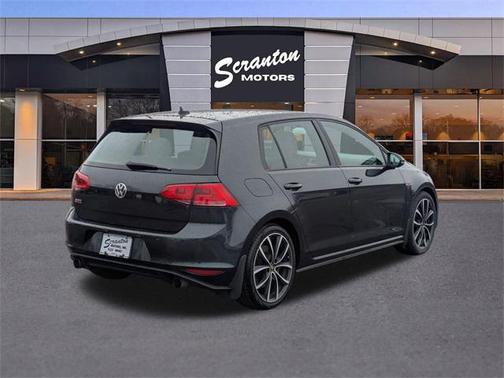2016 Volkswagen Golf GTI 2.0T SE 4-Door