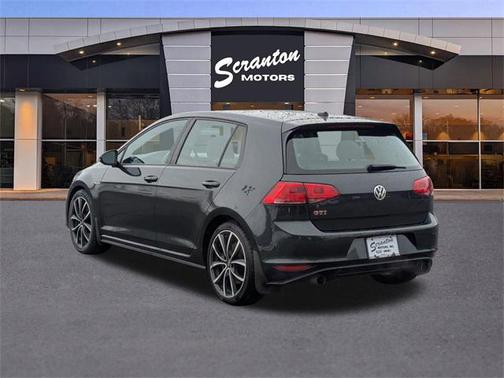 2016 Volkswagen Golf GTI 2.0T SE 4-Door