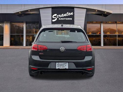 2016 Volkswagen Golf GTI 2.0T SE 4-Door