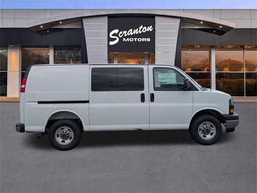 2025 GMC Savana 2500 Work Van