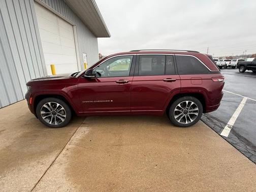 2022 Jeep Grand Cherokee 4xe Overland
