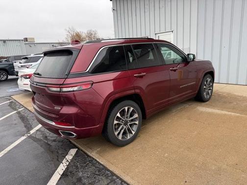 2022 Jeep Grand Cherokee 4xe Overland