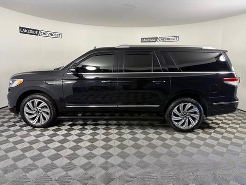 2022 Lincoln Navigator L Reserve