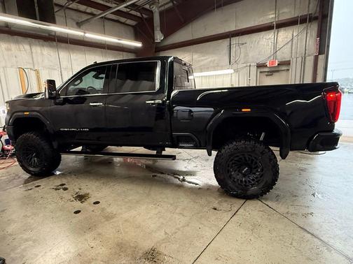 Onyx Black 2021 GMC Sierra 2500 Denali