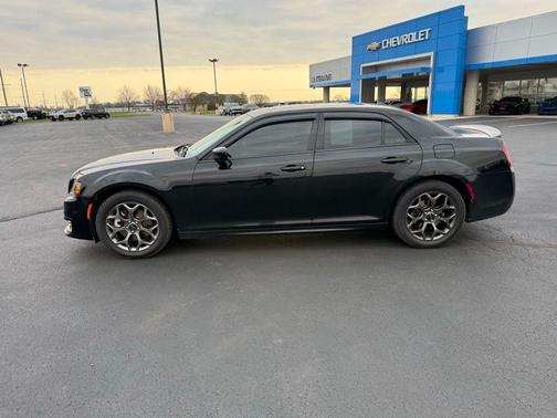 Gloss Black 2017 Chrysler 300 S