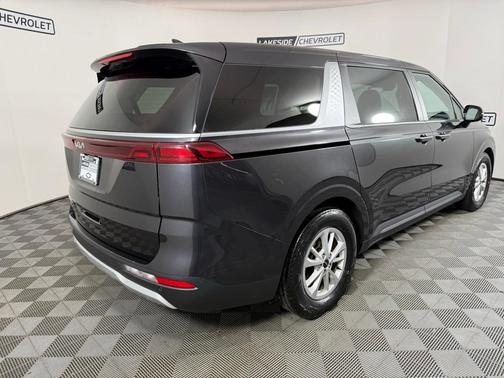 2022 Kia Carnival LX