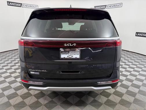 2022 Kia Carnival LX