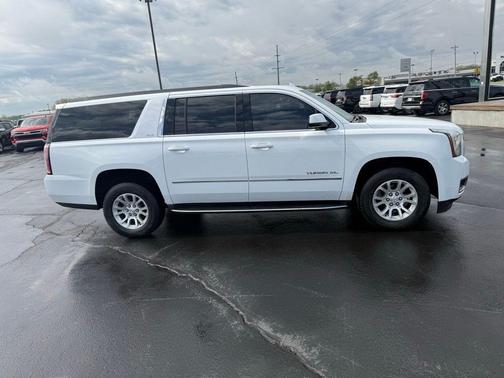 Summit White 2019 GMC Yukon XL SLT