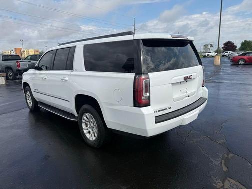 Summit White 2019 GMC Yukon XL SLT
