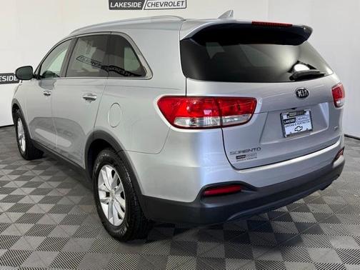 2018 Kia Sorento LX