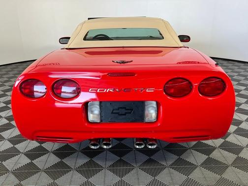 2004 Chevrolet Corvette Base