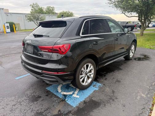 Mythos Black Metallic 2025 Audi Q3 45 S line Premium